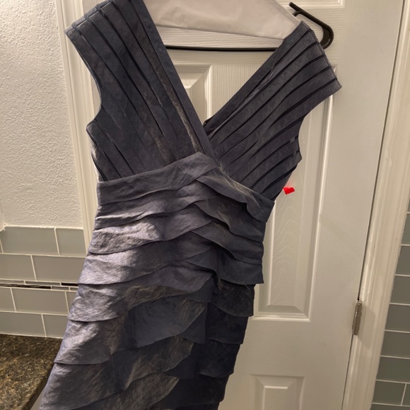 Dress - Picture 3 of 8